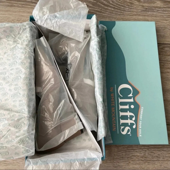 NWT Cliffs by White Mountain Vivian Leather Pump - Picture 8 of 8